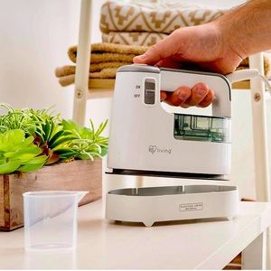 IRIS TSTM-01 Compact Steam Iron